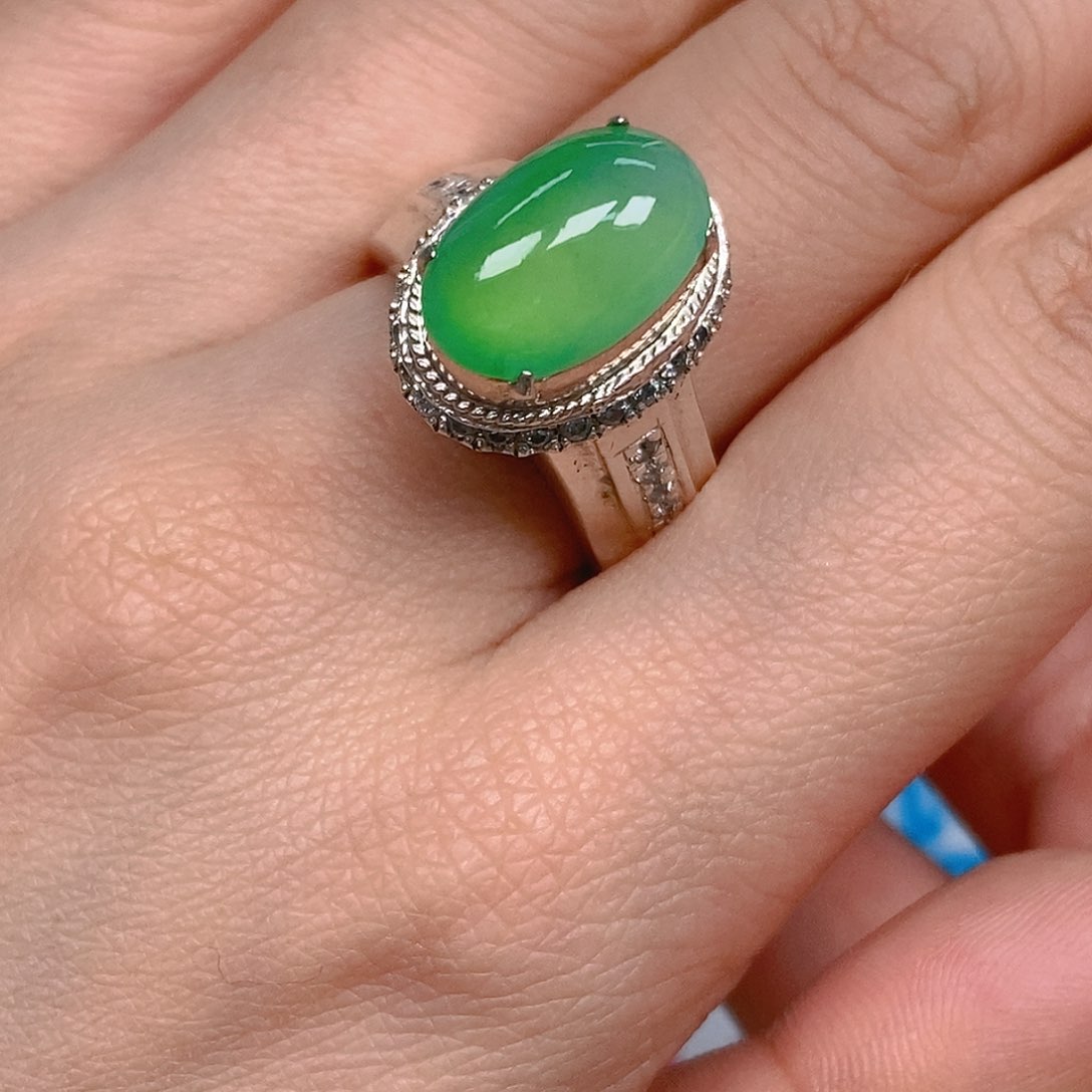 翡翠戒指未镶嵌翡翠