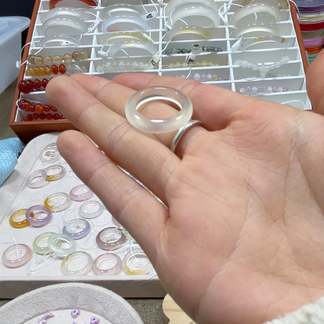 迪***热玛瑙/玉髓未镶嵌手镯