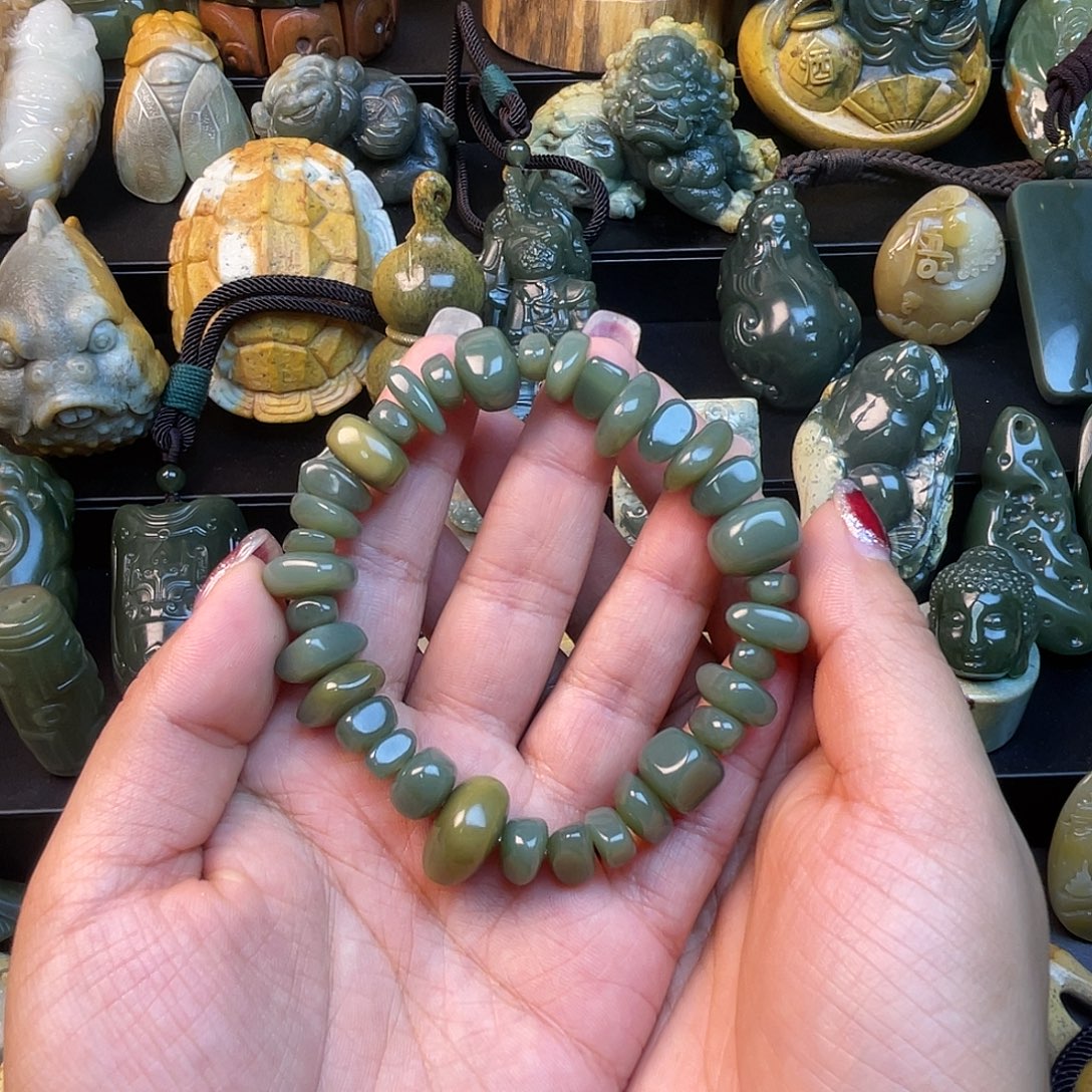 玲***玲岫岩河磨玉（透闪石质玉）未镶嵌手链