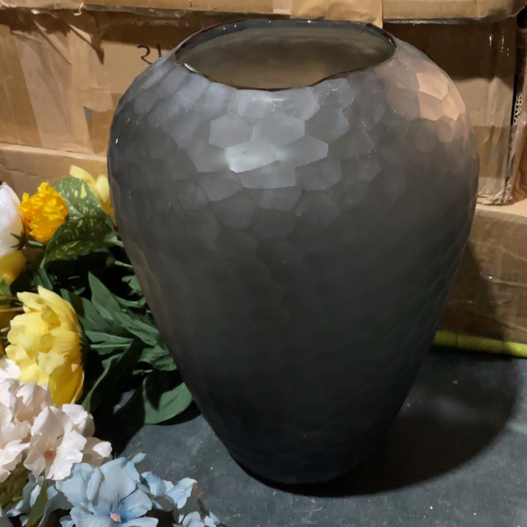 陶瓷花瓶，部分微瑕