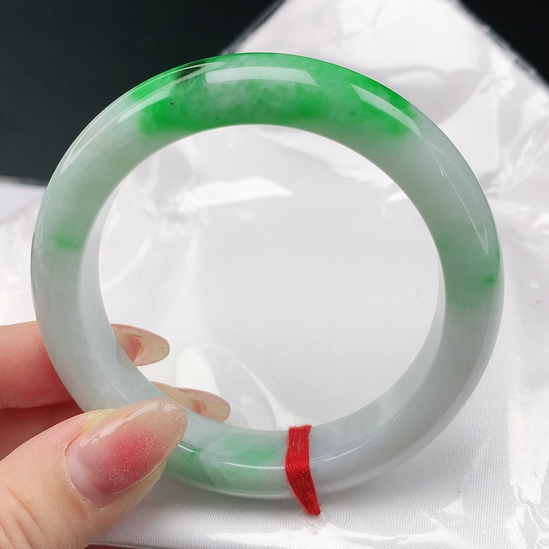 翡翠手镯未镶嵌翡翠331