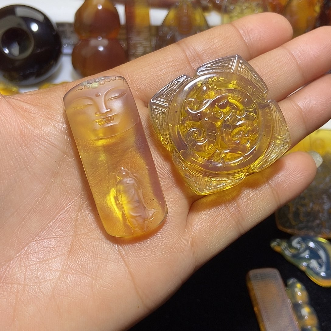 幸****琥珀未镶嵌颈饰缅甸天然琥珀吊坠
