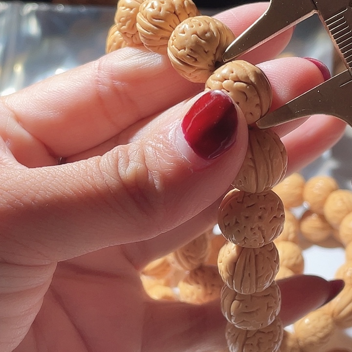 小***哥吊坠桃核桃核手串肌肉42