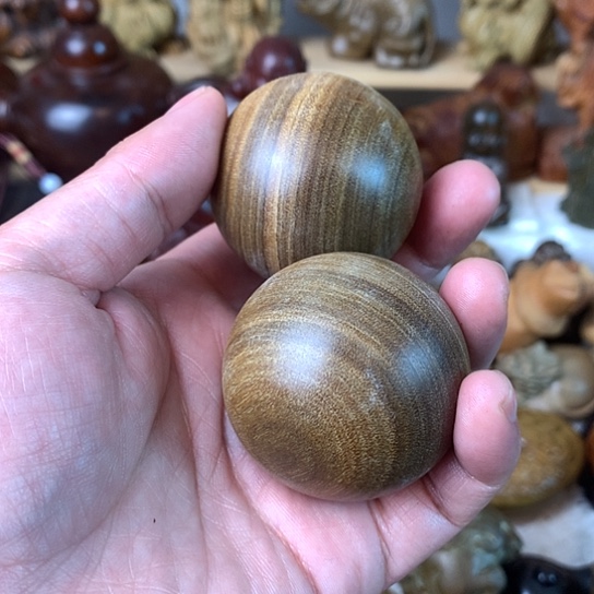 木无**新绿檀木4.5保健球好