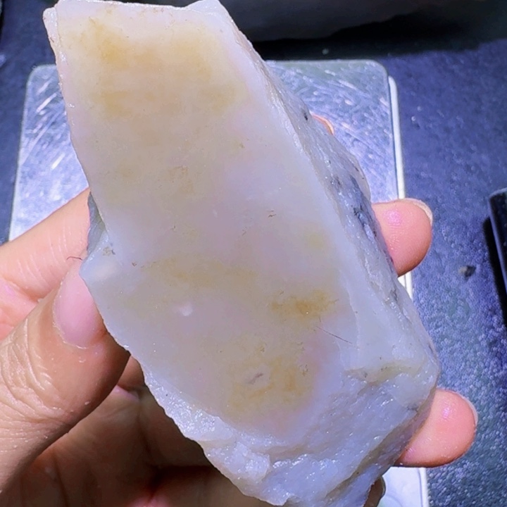 未镶嵌和田玉（糖玉）珠宝半成品