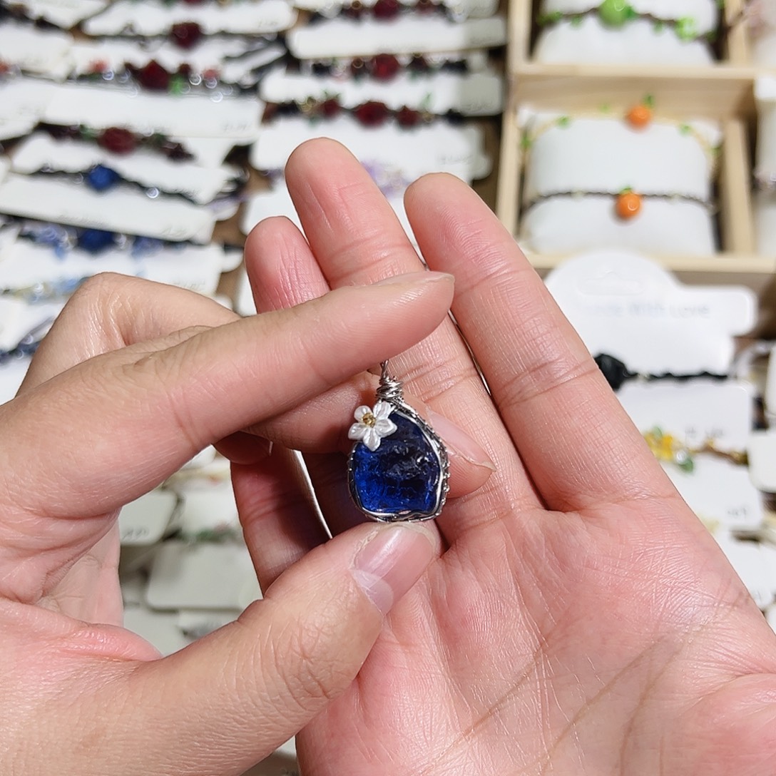 石英石非金属     吊坠蓝色