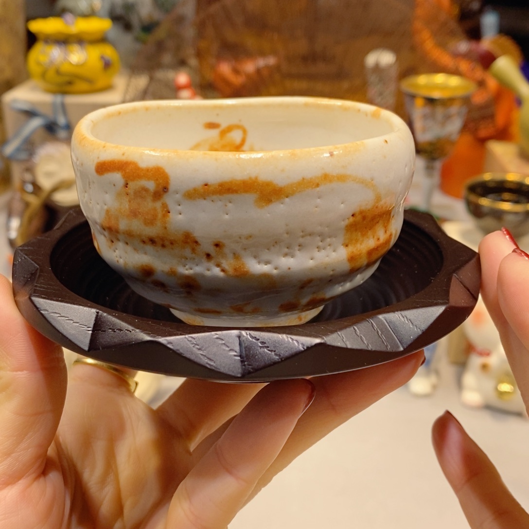 如***意如图所示 观兰器物