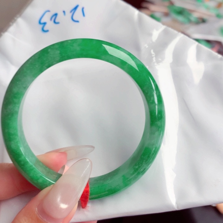 翡翠未镶嵌手镯翡翠