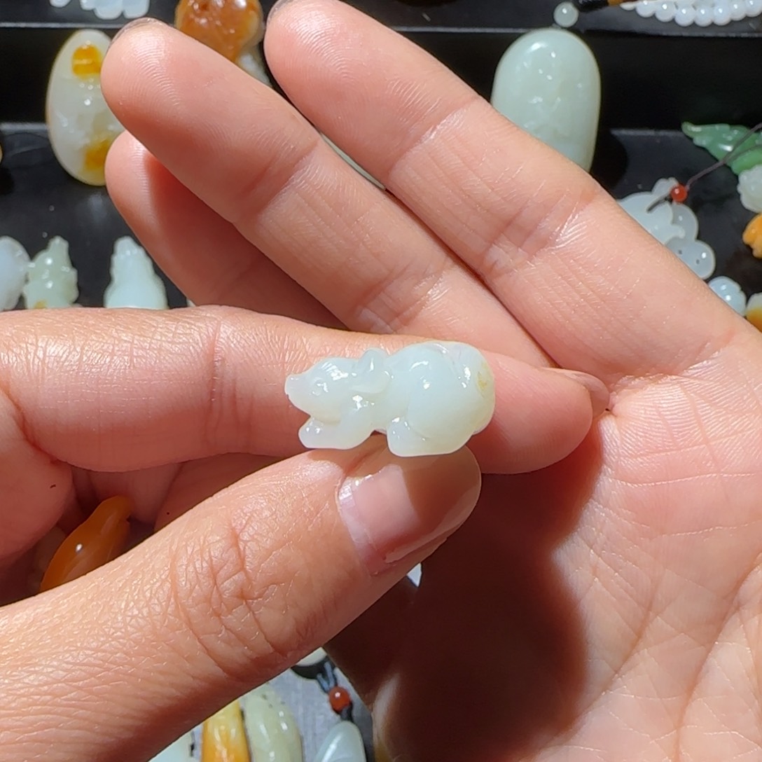 和田玉颈饰未镶嵌涵*