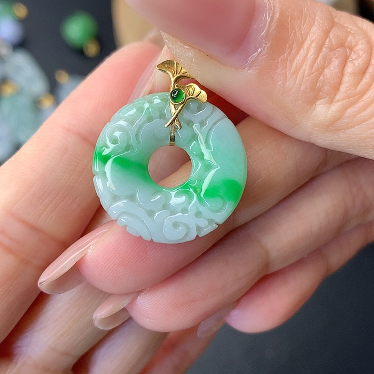 【闪购商品】翡翠吊坠(赠链)18K金镶嵌