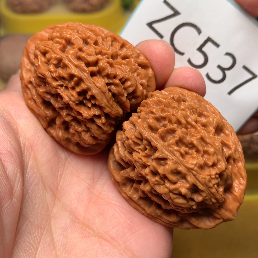 文玩核桃把件炮弹南疆石39