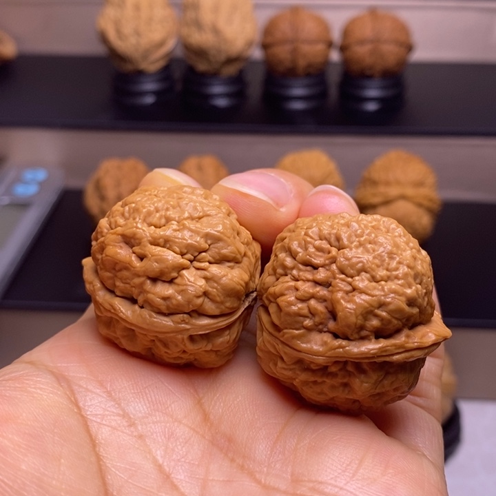 文玩核桃把件凤眼舍利62