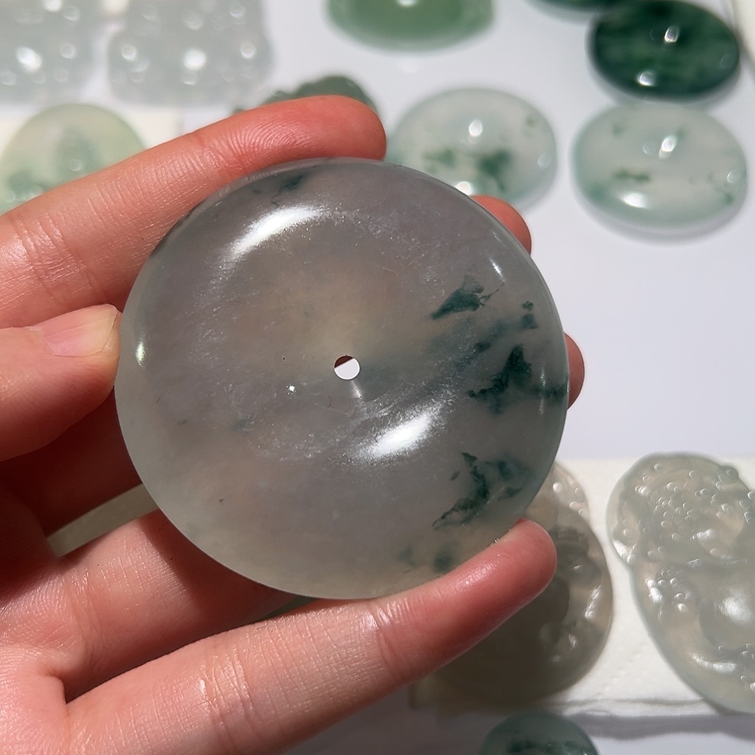 定制翡翠未镶嵌挂件