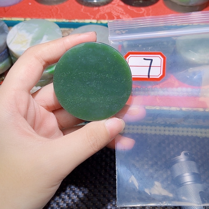 和田玉和田玉边角料随机发未镶嵌