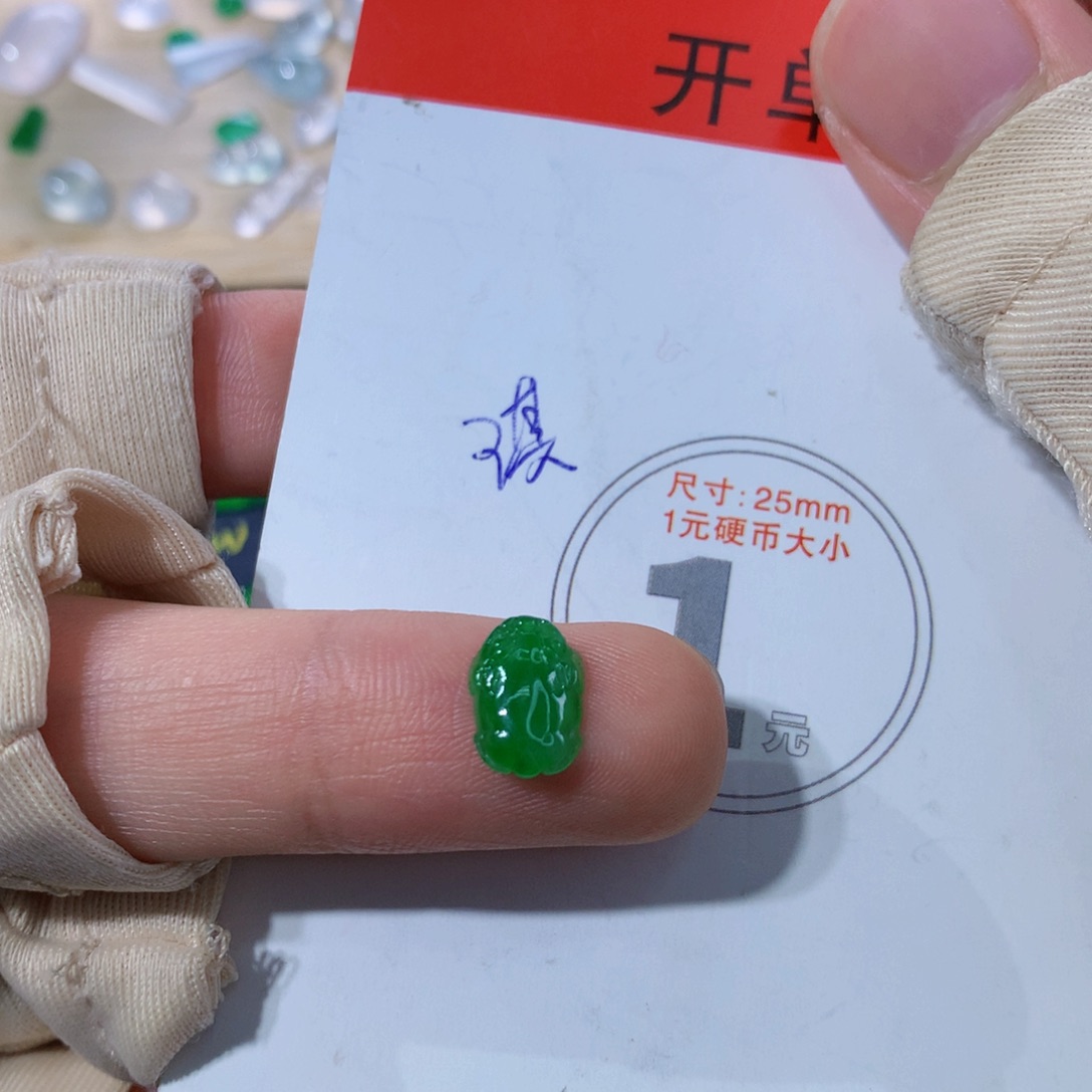 翡翠颈饰未镶嵌貔貅