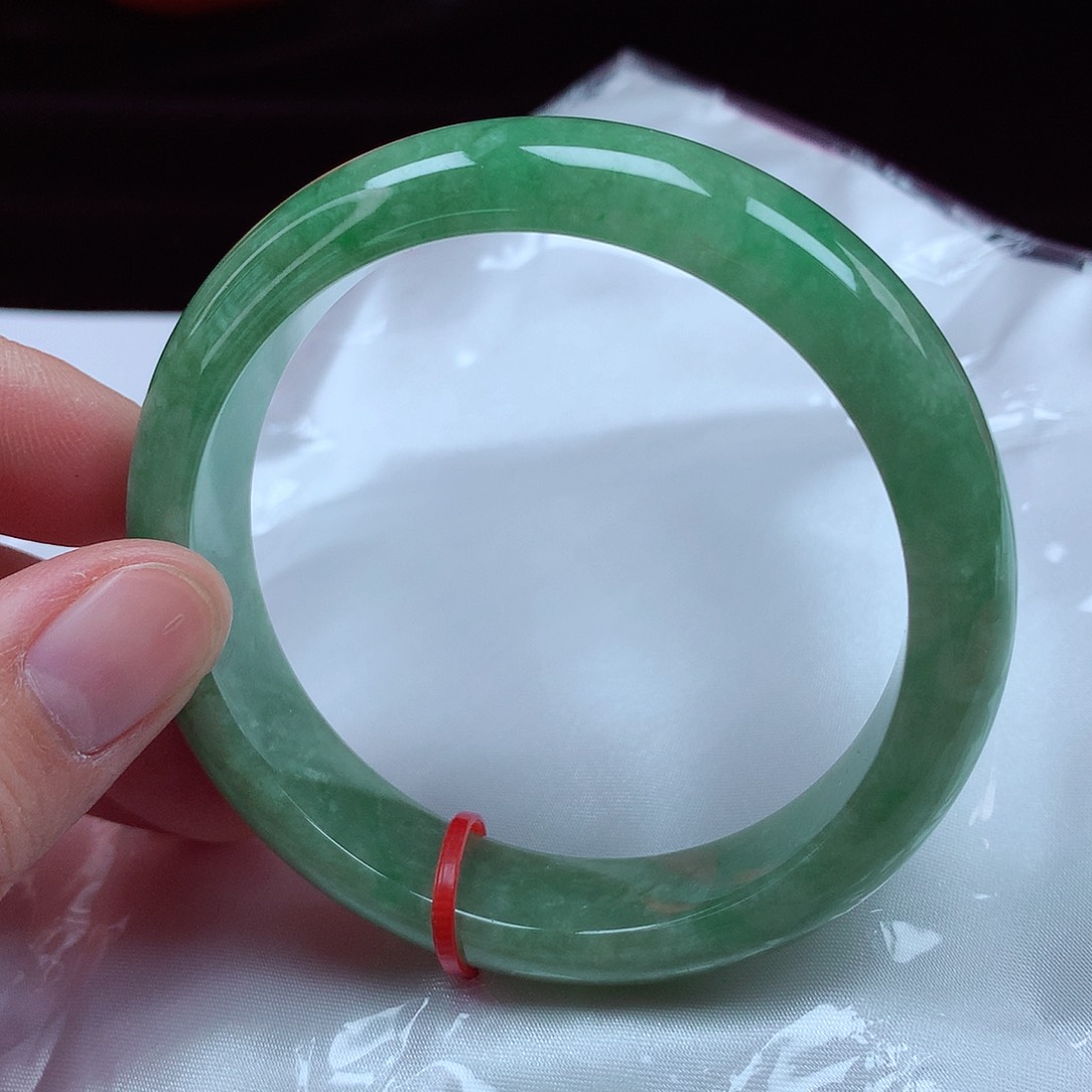 翡翠手镯未镶嵌58圈