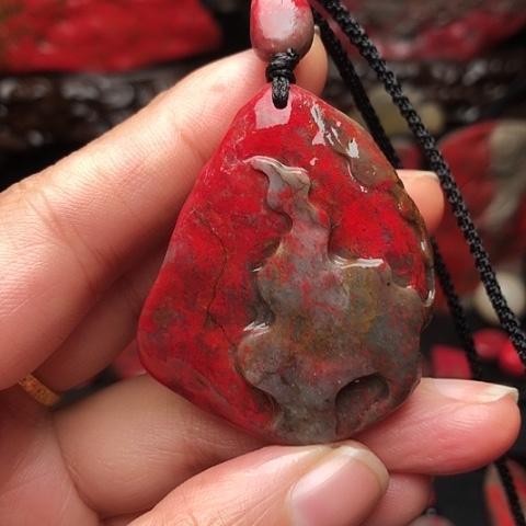 昌化鸡血石昌化鸡血石原石挂件