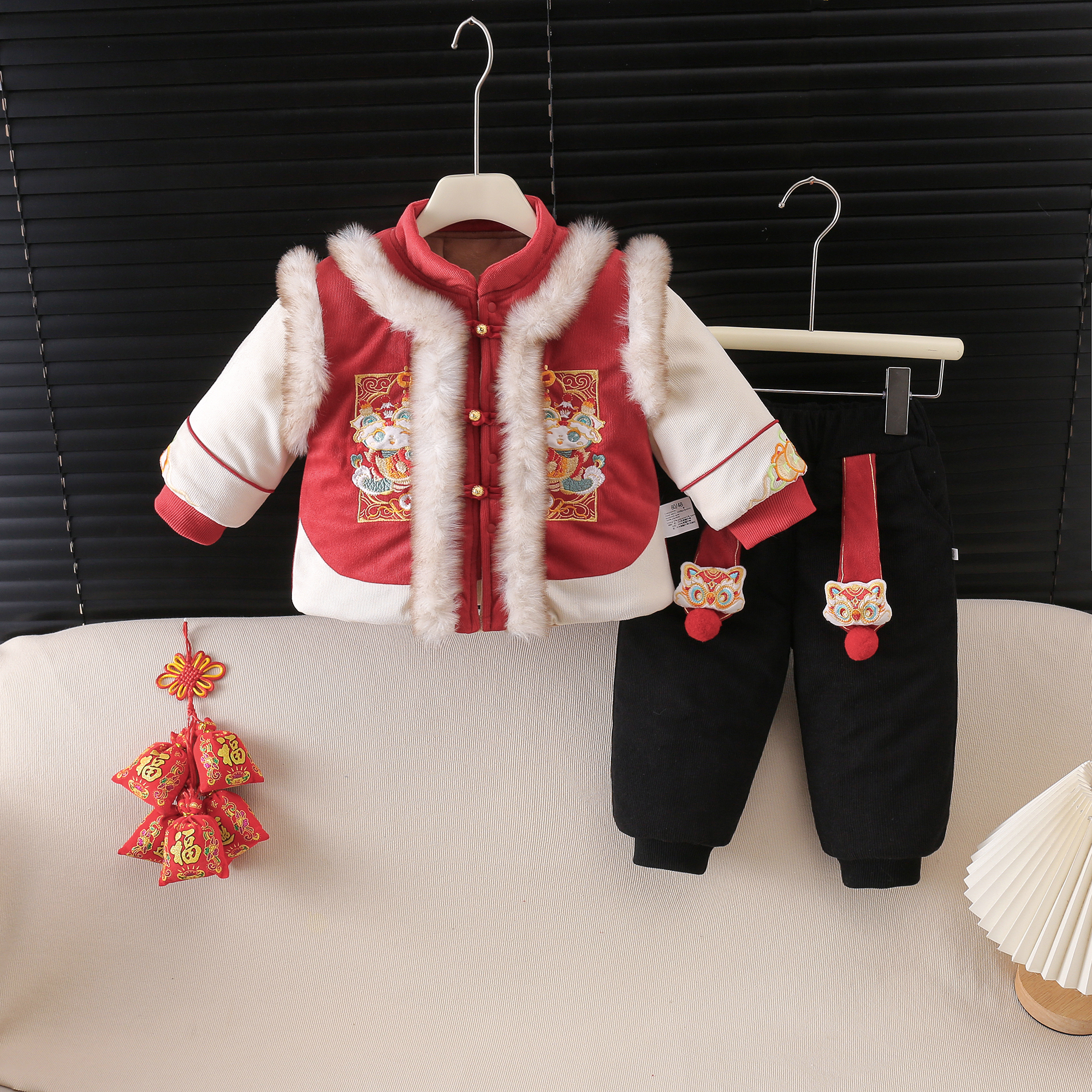 男童拜年服女童喜庆冬款儿童宝宝过年服国风加厚唐装套装2025新款