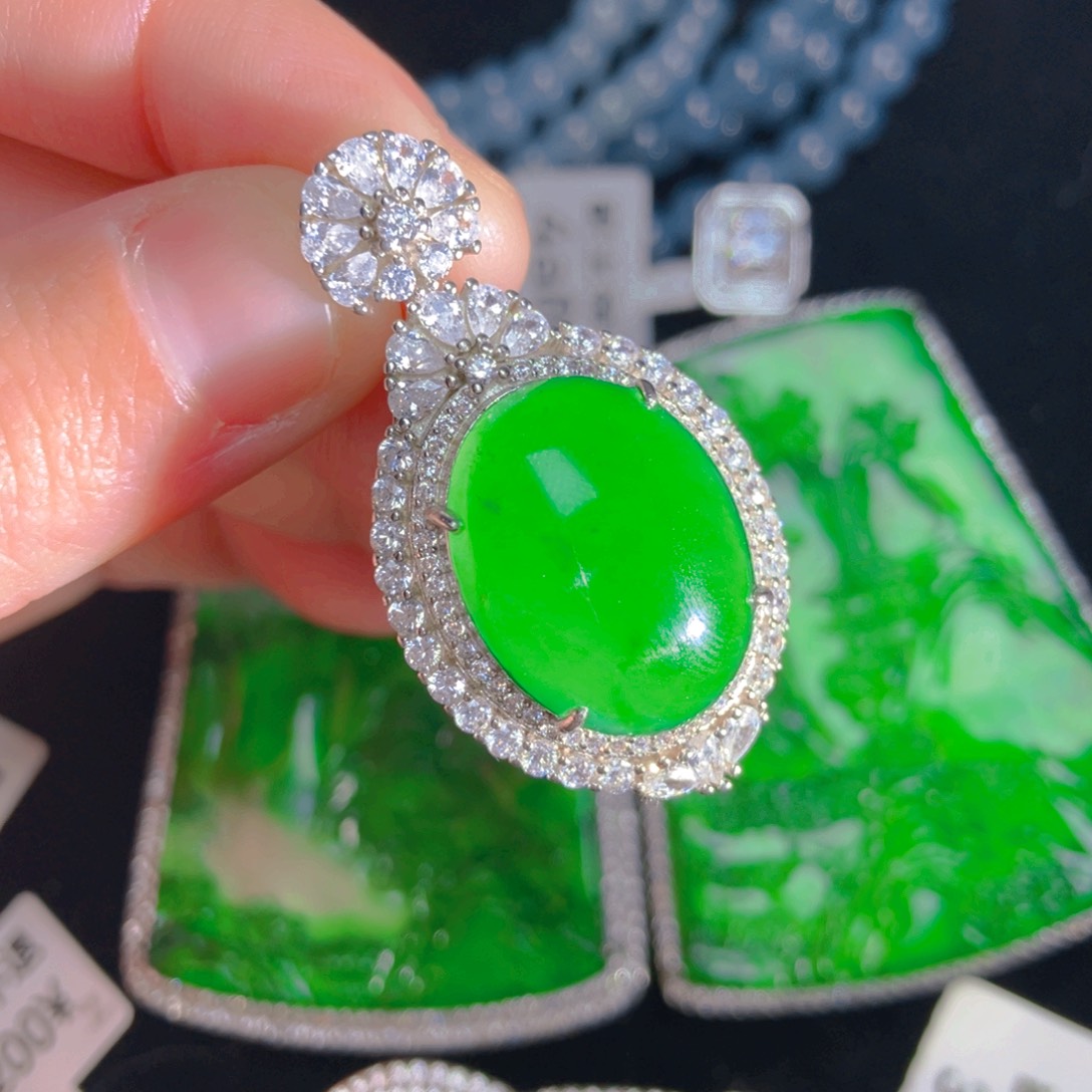 翡翠颈饰银S925镶嵌蛋面