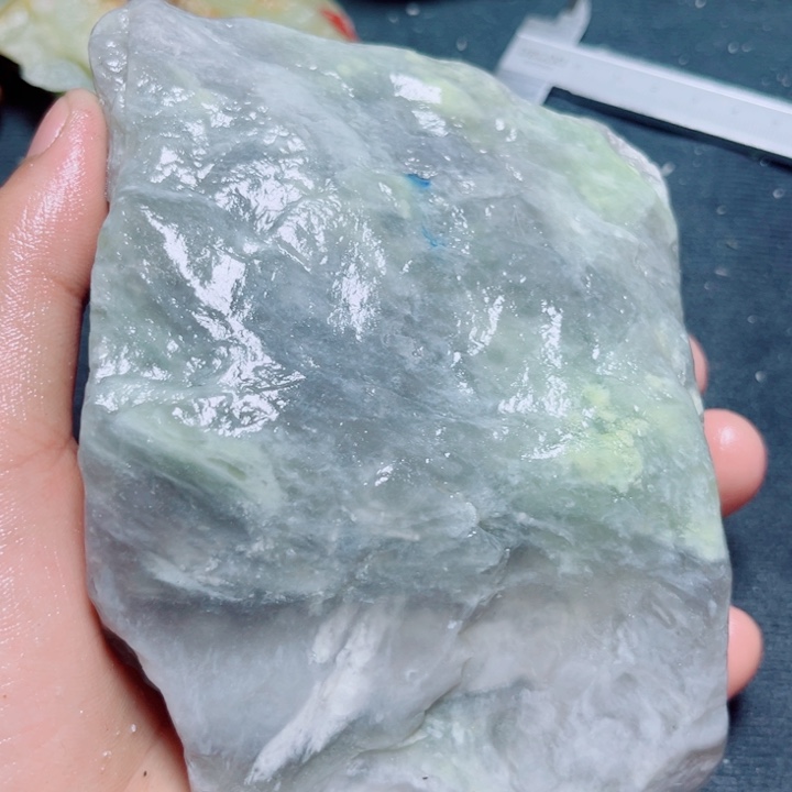 和田玉（糖玉）未镶嵌珠宝奇石