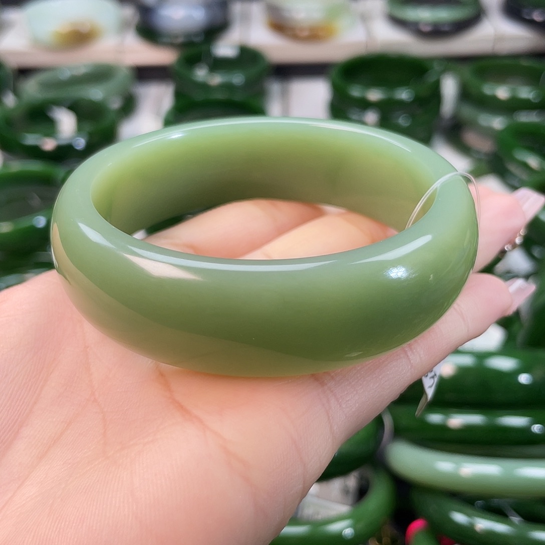 和田玉（碧玉）手镯未镶嵌