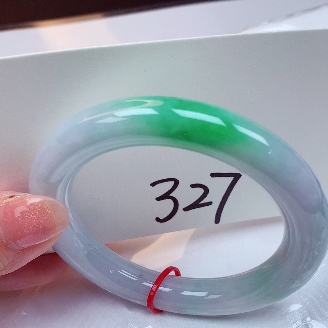 翡翠手镯未镶嵌翡翠