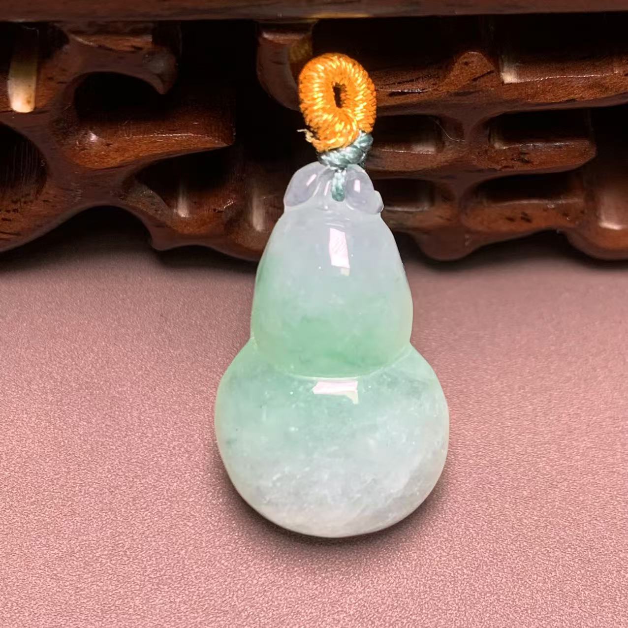 A593珠宝玉石A货翡翠吊坠 