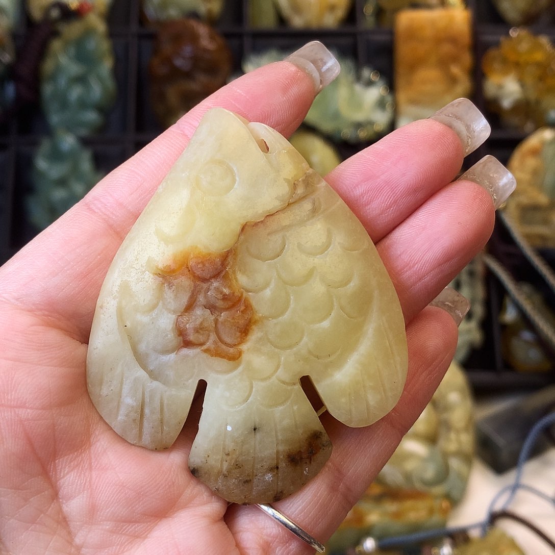 蛇纹石玉颈饰未镶嵌