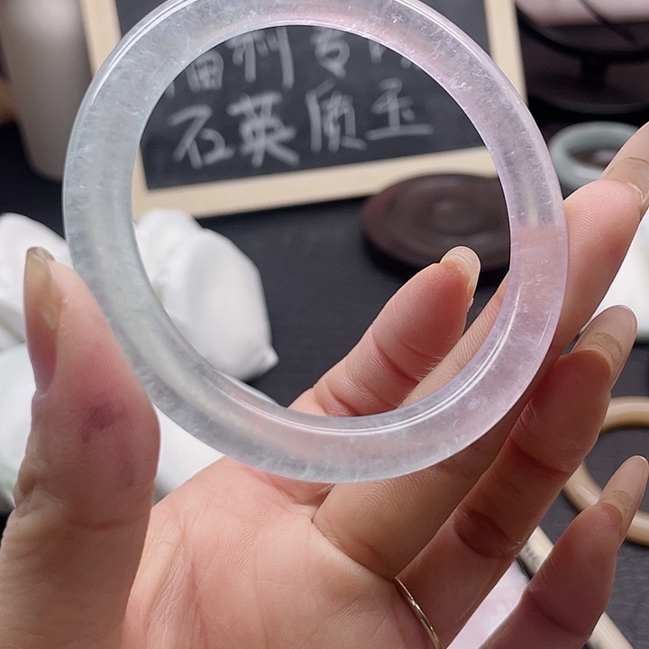 石英岩玉未镶嵌手镯49