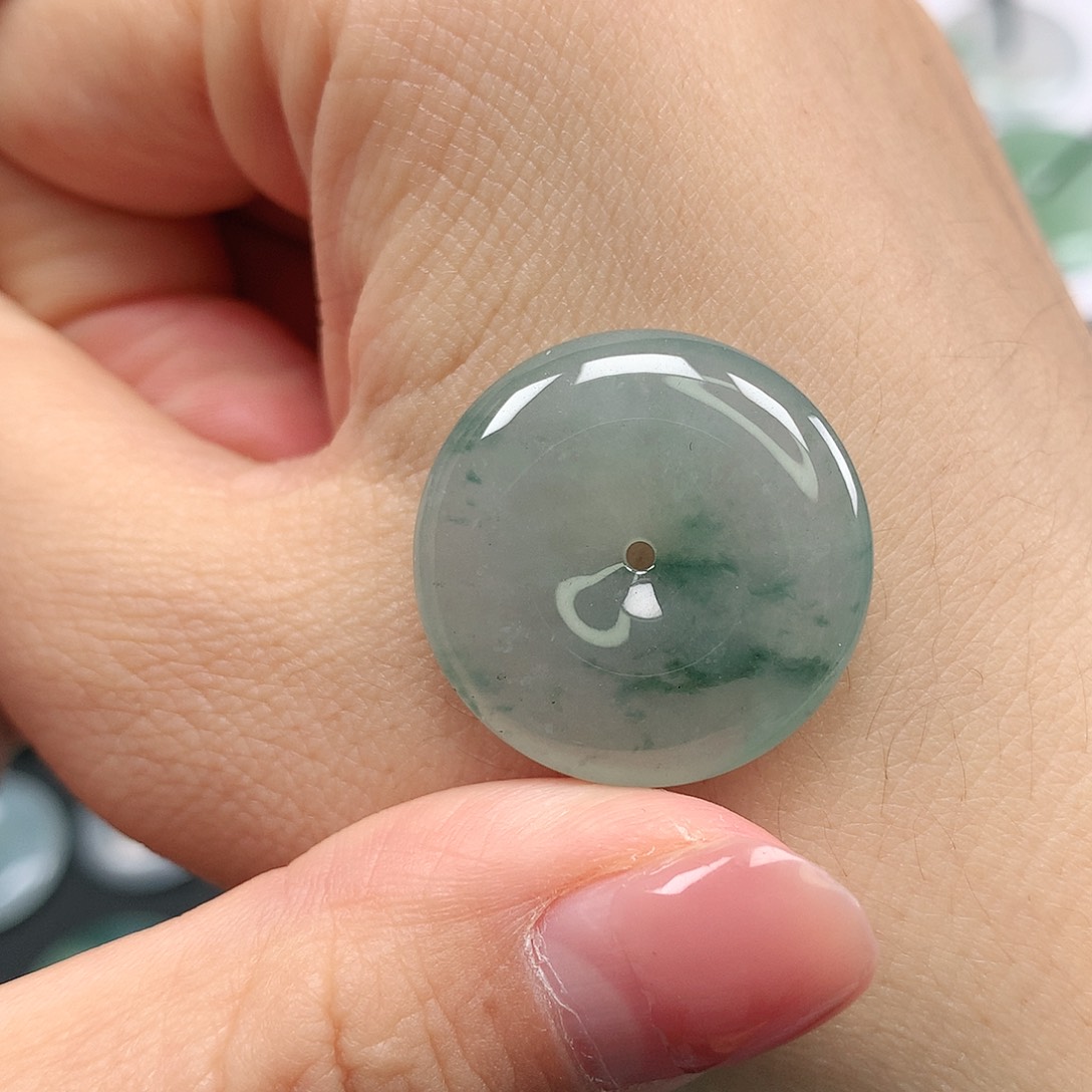 翡翠颈饰未镶嵌平安