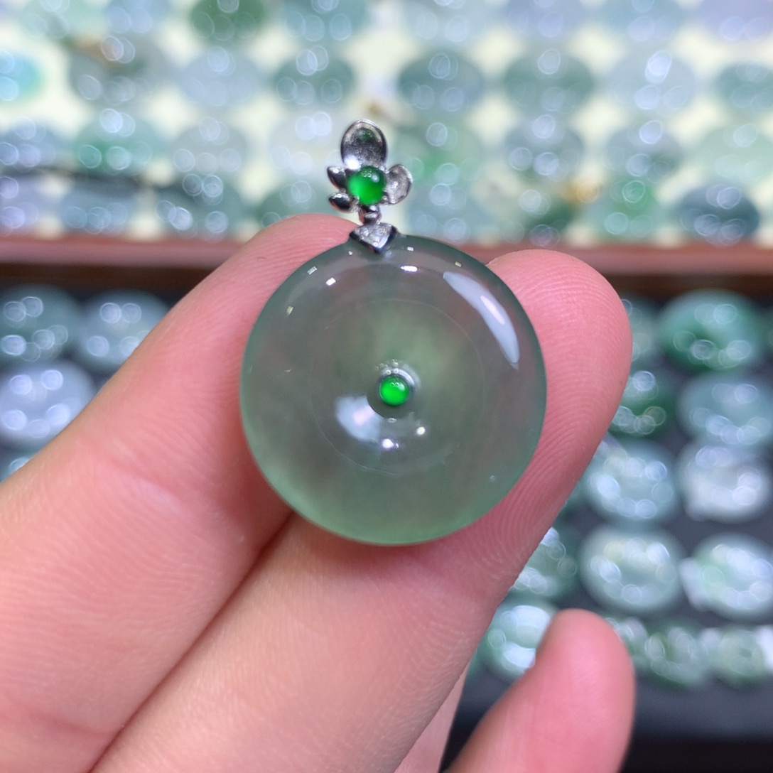 翡翠颈饰18K金镶嵌平安扣