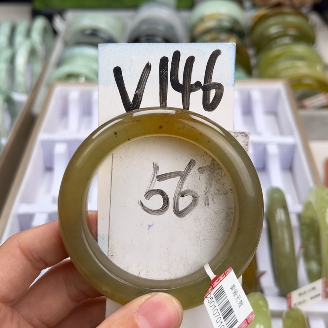 岫玉手镯未镶嵌天然岫玉