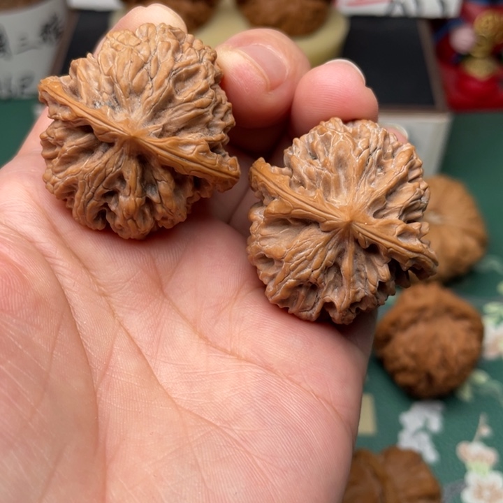 【闪购商品】文玩核桃吊坠@***蓝37苹果园