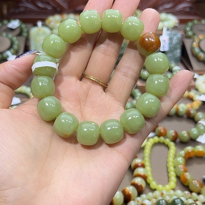 手链未镶嵌透闪石质玉
