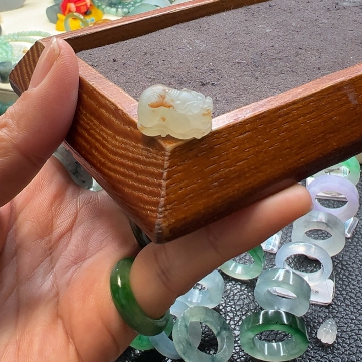 定制翡翠未镶嵌翡翠