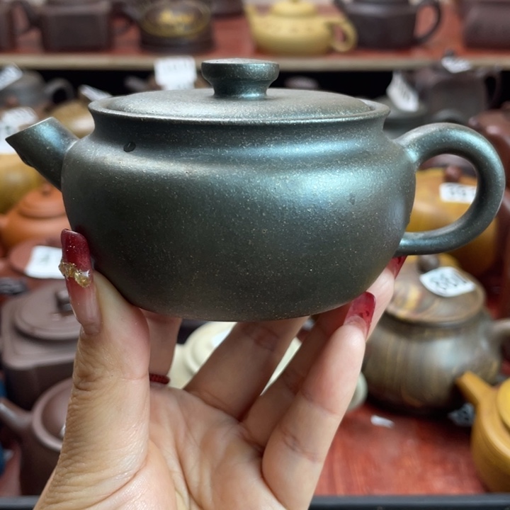 宜兴紫砂壶微瑕疵