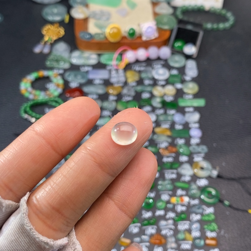 【闪购商品】翡翠挂件未镶嵌蛋