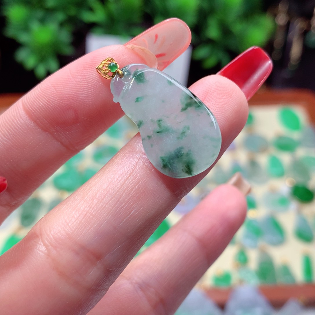 翡翠吊坠(不含链)18K金镶嵌