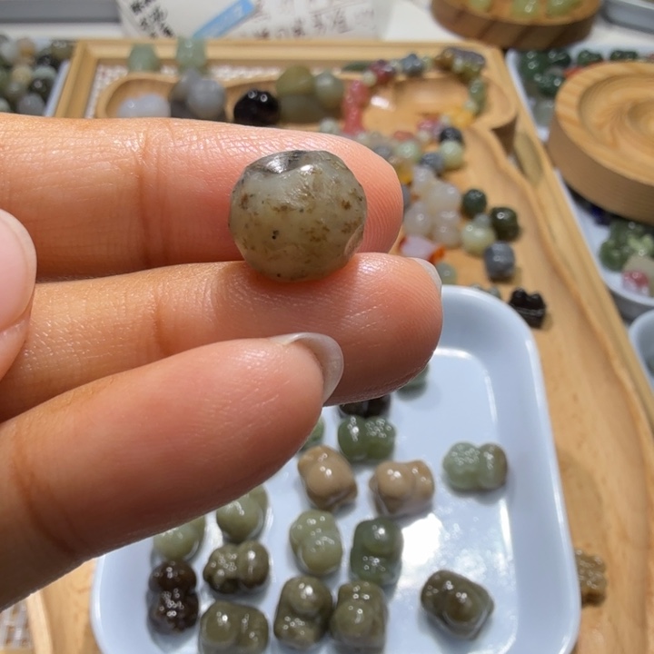 和田玉未镶嵌珠宝半成品