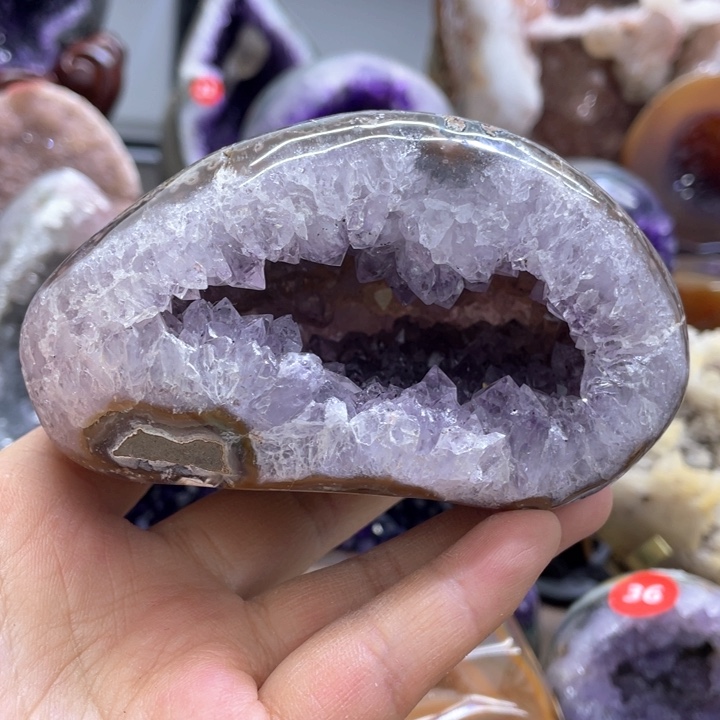 水晶摆件未镶嵌捡漏