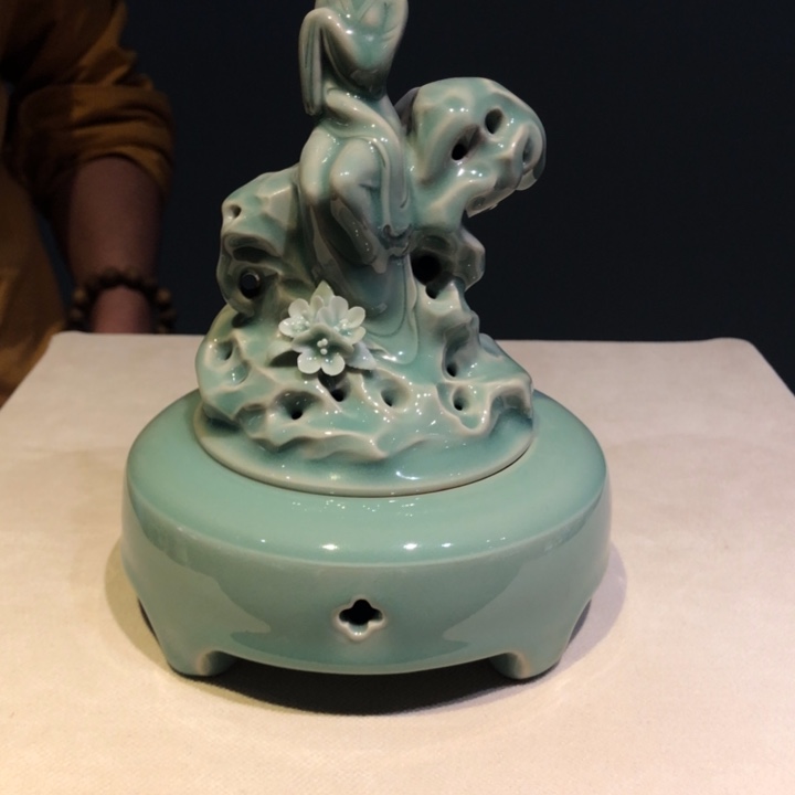 香***拿瓷片啊啊啊啊啊啊啊啊