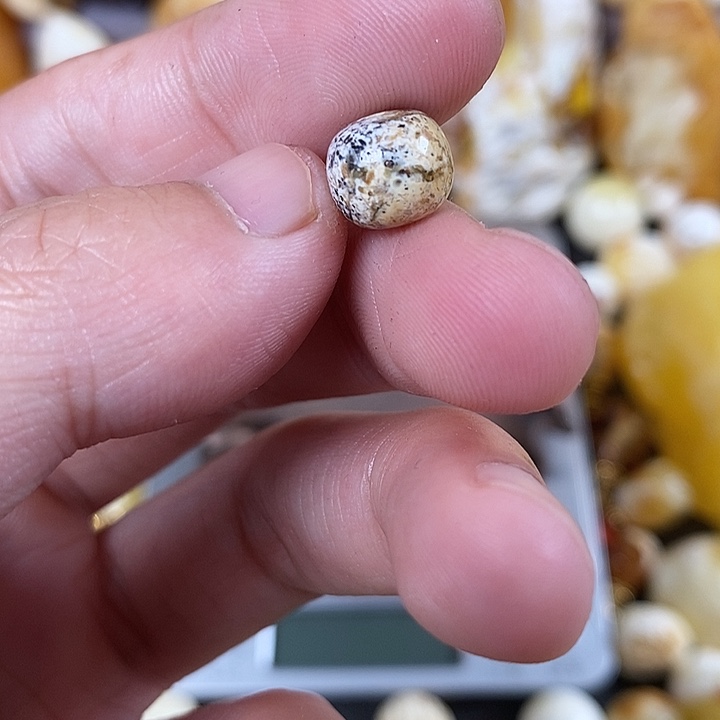 琥珀未镶嵌珠宝奇石我