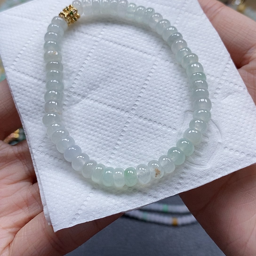 翡翠颈饰未镶嵌闪