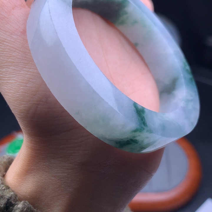 未镶嵌翡翠手镯定制翡翠