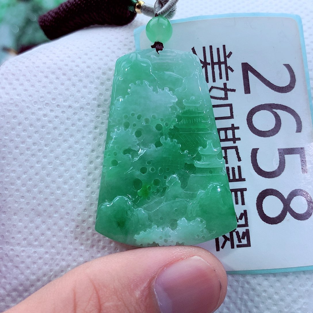 吊坠(不含链)未镶嵌翡翠
