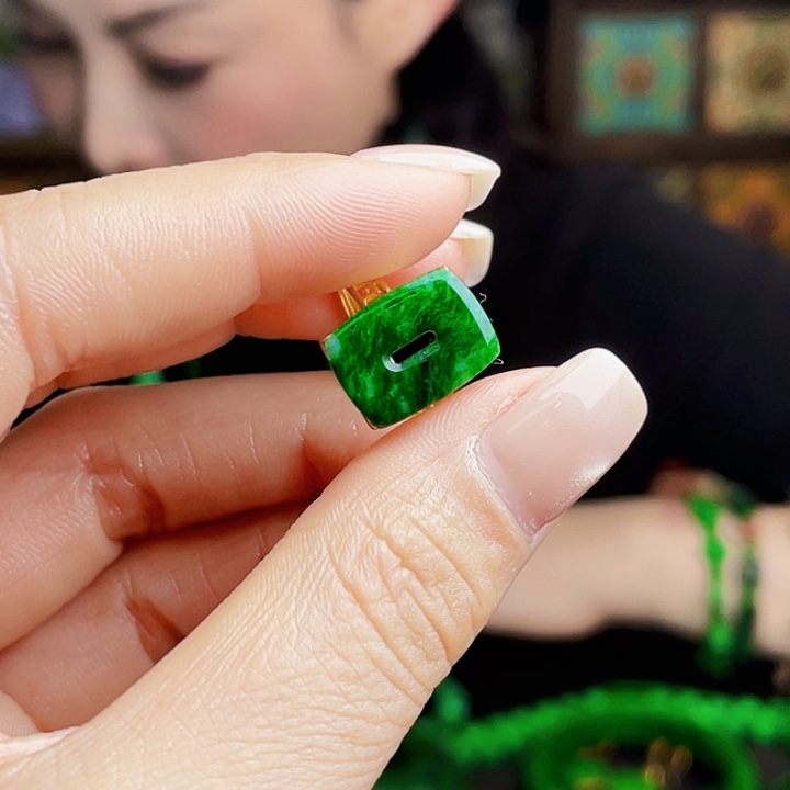 翡翠银S925镶嵌颈饰多样性