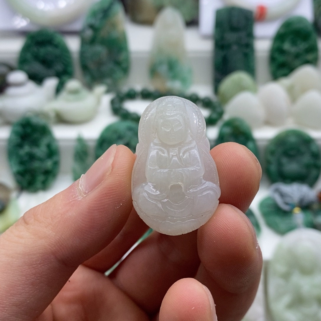 独山玉颈饰未镶嵌