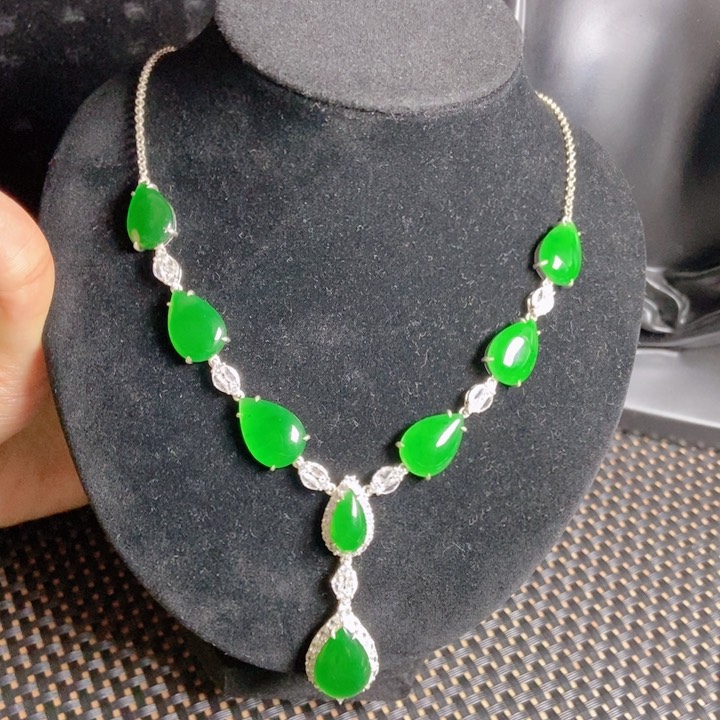 翡翠颈饰银S925镶嵌            