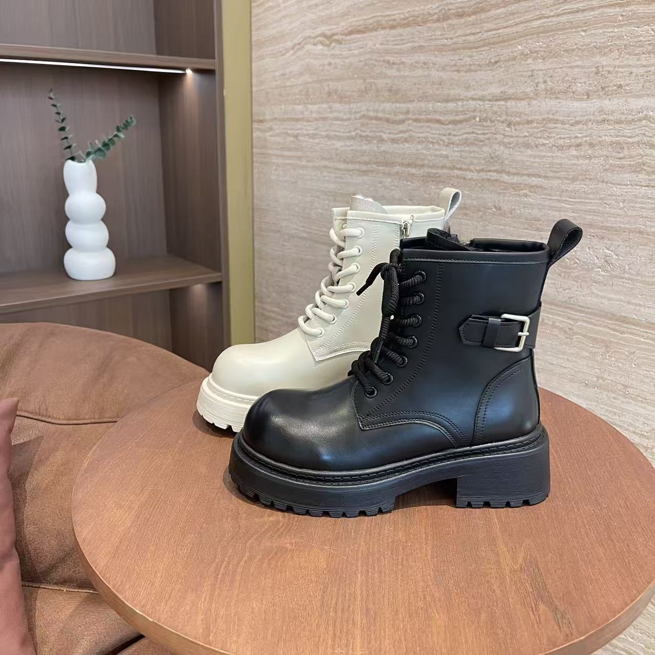 【与然良品】7599-006新款气质百搭潮流女士{兔毛}马丁靴
