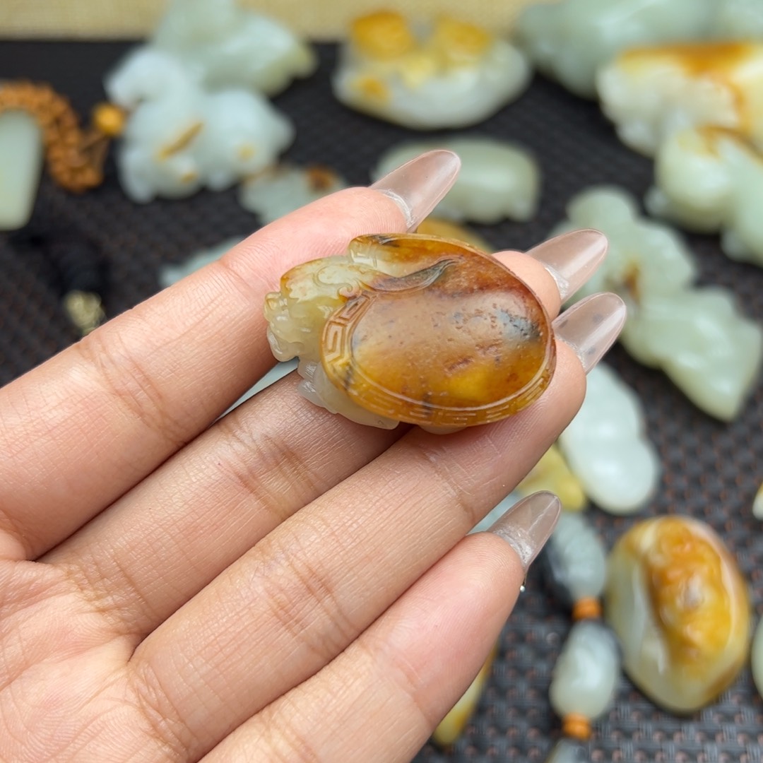 和田玉吊坠未镶嵌